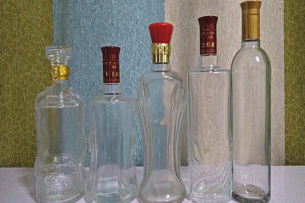 酒瓶廠家定製需做好設計方（fāng）案 